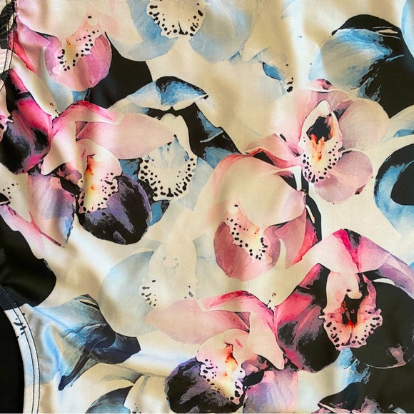 Floral fully lined girls dance leotard. - Picture 2 of 8